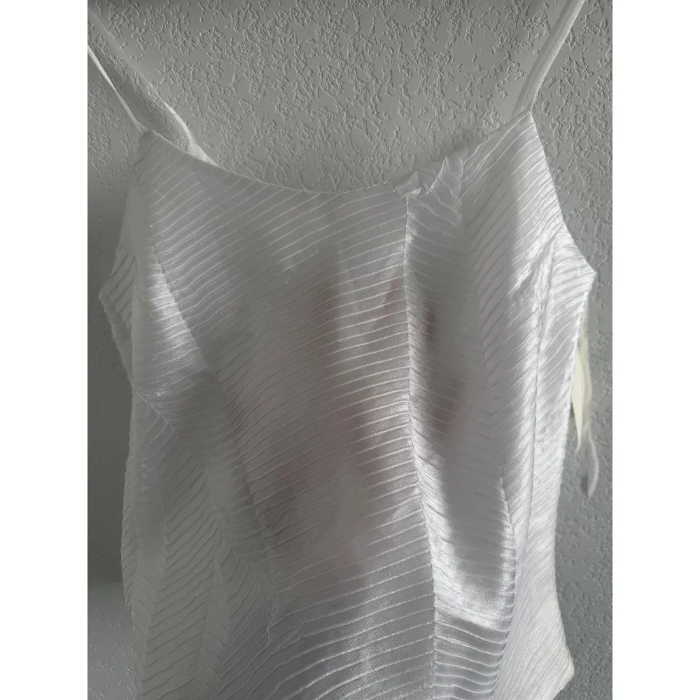 MSK Y2K Style Camisole Size M White Textured Chevron Pleated Straps